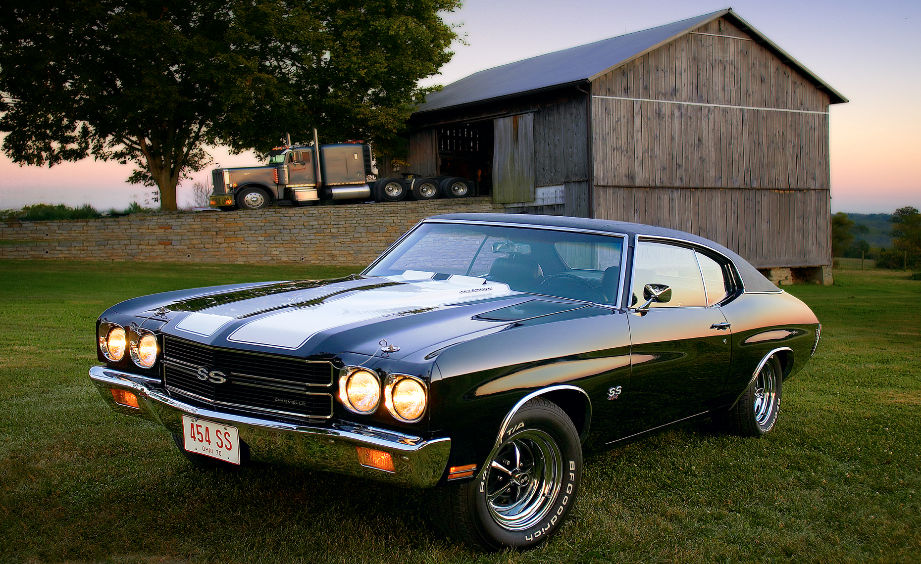 Chevelle-and-barn