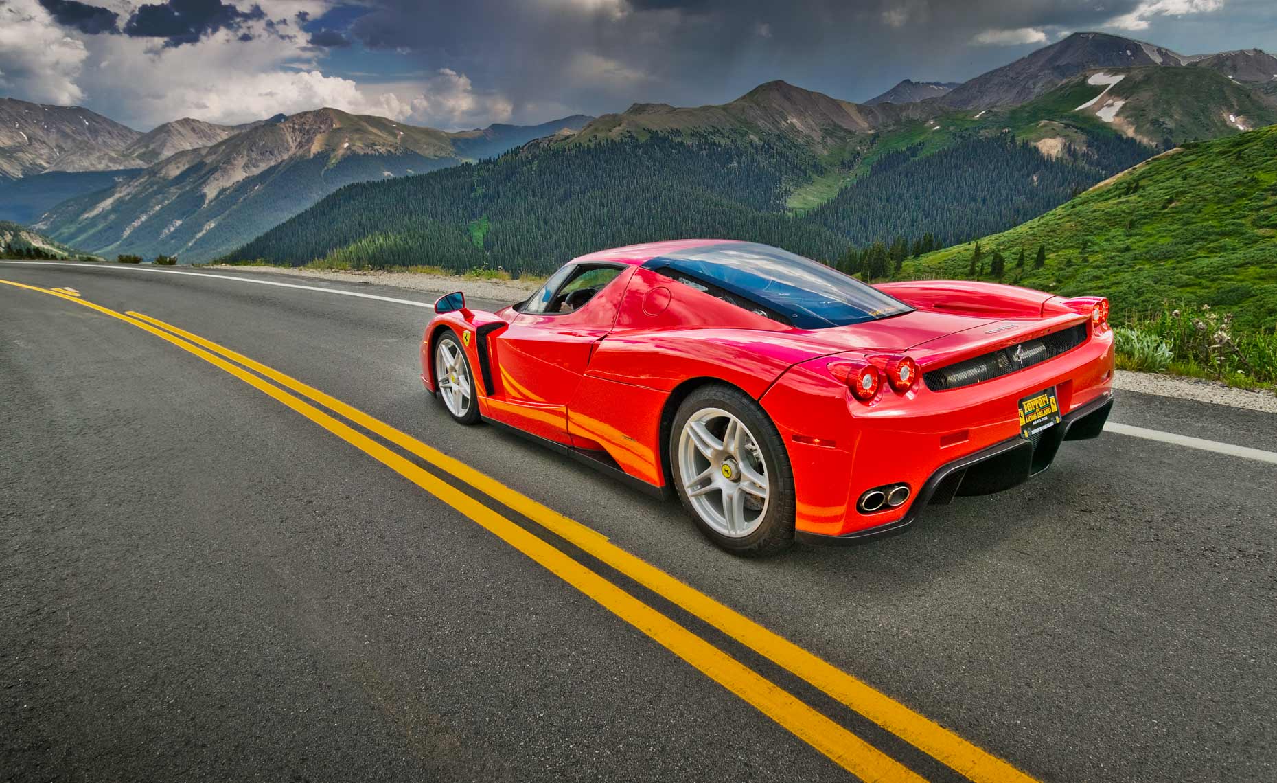Ferrari-Enzo-mountain