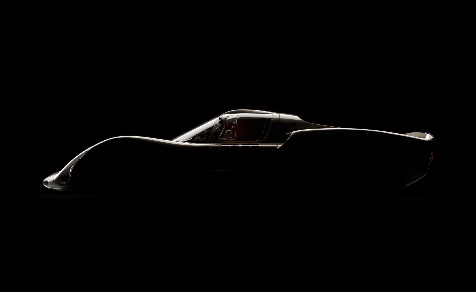 Porsche 910 side view